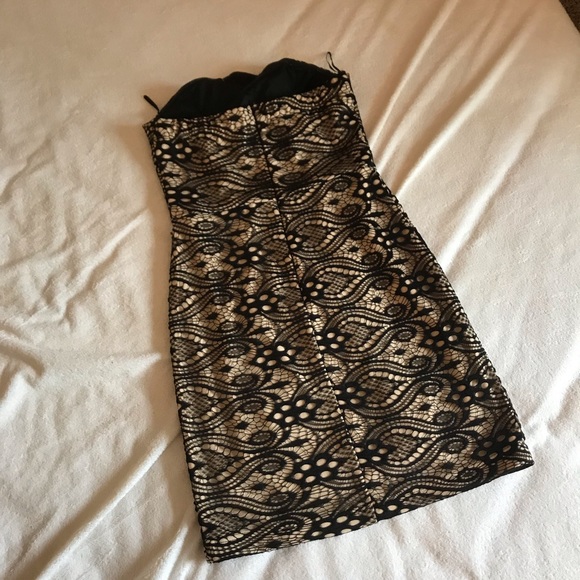 Black lace strapless dress - Picture 3 of 5